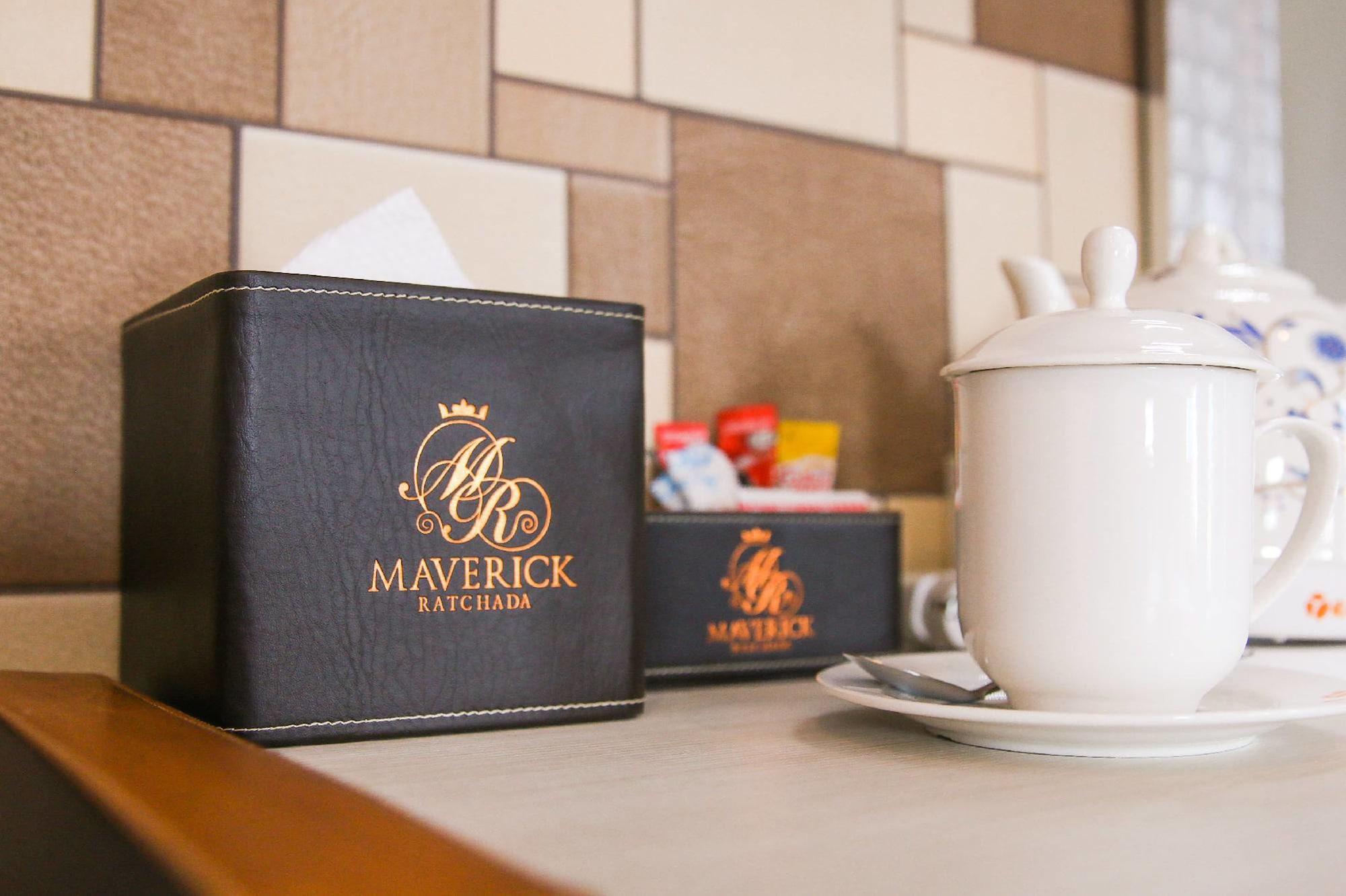 Maverick Ratchada Hotel Bangkok Exterior foto