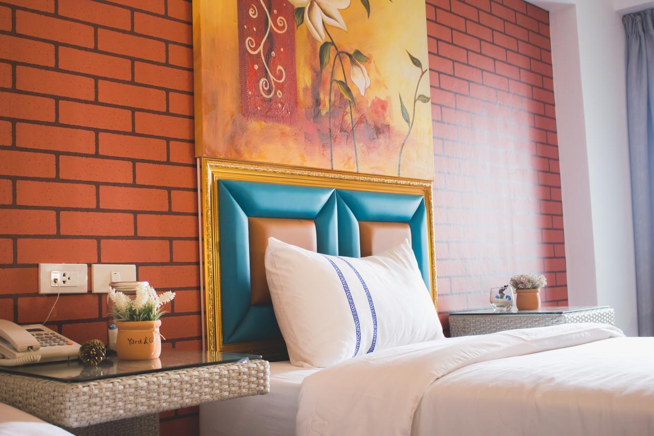 Maverick Ratchada Hotel Bangkok Exterior foto